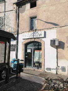 Foto Negozio in -, Pico di 39 m² con 1 locali in affitto