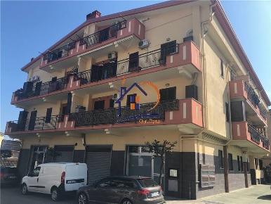 Foto Attività commerciale in Via Cantabria, Corigliano-Rossano di 40 m²