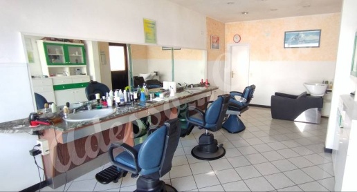 Foto Negozio in -, Forlì Ronco di 60 m² con 2 locali in vendita