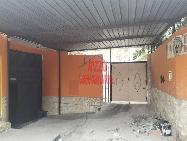 Foto Magazzino in -, Misilmeri Portella Di Mare di 600 m² con 2 locali