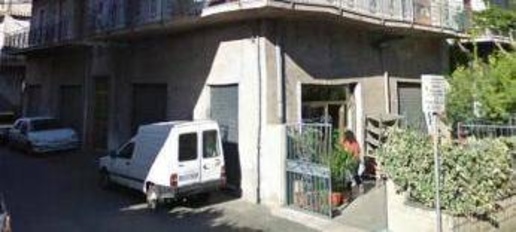 Foto Negozio in Via C COLOMBO, Biancavilla di 90 m² con 2 locali in vendita