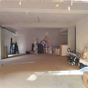 Foto Attività commerciale in Via Papa Urbano, Corigliano-Rossano di 136 m²