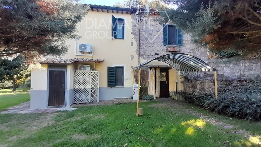 Foto Cessione attività a Valentano Centro di 420 m² con 7 locali in vendita