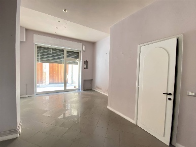 Foto Negozio in Via Sopramuro  56 A, Piacenza Centro Storico di 25 m²