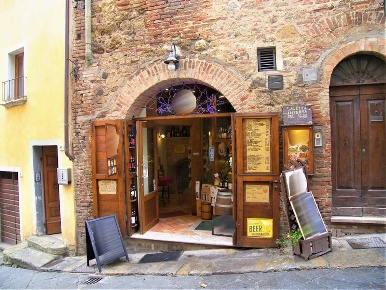 Foto Attività commerciale a Montepulciano di 180 m² con 2 locali in vendita