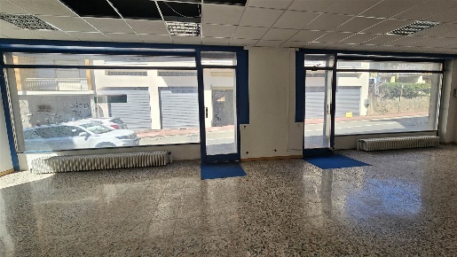 Foto Negozio a Cossato Centro di 170 m² con 3 locali in vendita