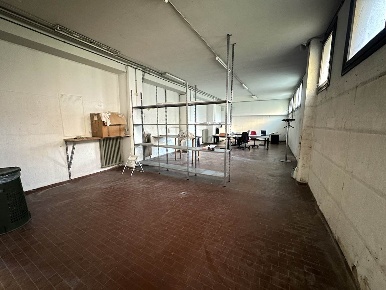 Foto Laboratorio in Via Udine, Senago di 135 m² con 1 locali in vendita