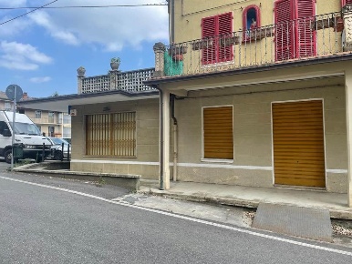 Foto Negozio in Borgata Selvaggio, Giaveno Selvaggio di 65 m² con 3 locali