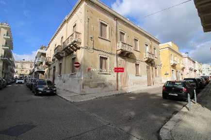 Foto Ufficio in Via Fabio Filzi 1, Martina Franca di 100 m² con 4 locali
