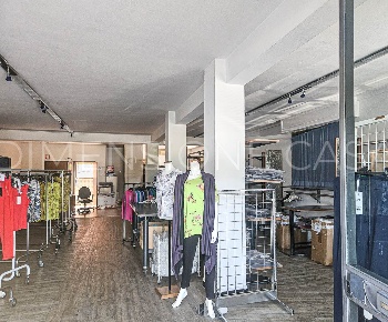Foto Negozio a Carpi di 322 m² con 2 locali in vendita