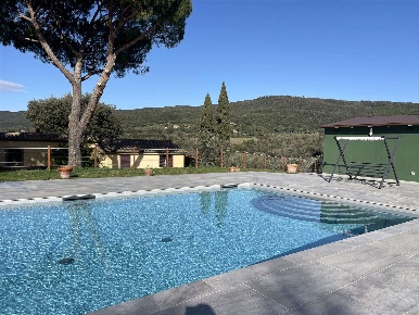 Foto Agriturismo a Massa Marittima di 450 m² con 19 locali in vendita
