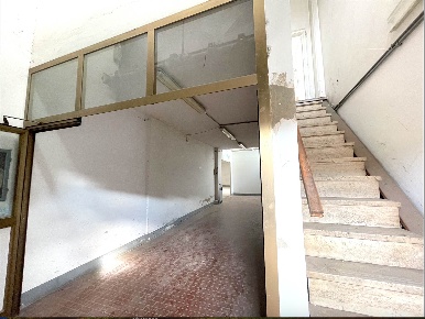 Foto Locale commerciale in Via Baccio da Montelupo 10, Firenze di 380 m²