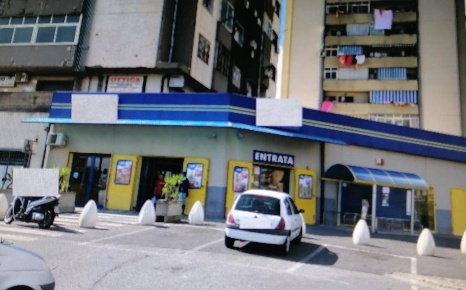 Foto Negozio a Catania Librino - Zia Lisa di 1369 m² con 1 locali