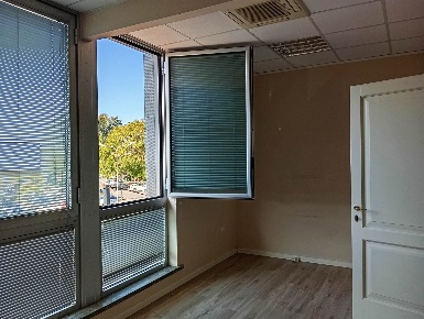 Foto Ufficio in Strada di San Martino, Terni Centro di 80 m² con 3 locali