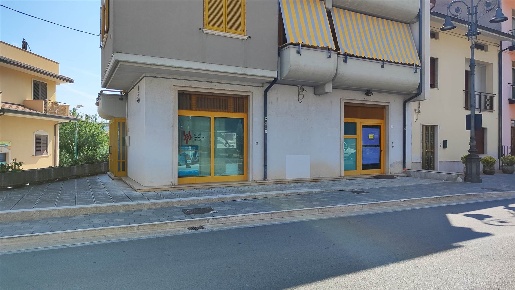 Foto Negozio in VIA MICHELANGELO CIANCIULLI 65, Montella di 110 m²