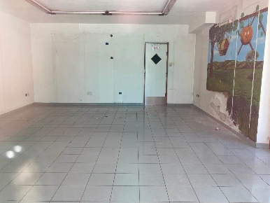 Foto Negozio a Fano San Cristoforo - Coop di 66 m² con 2 locali in vendita