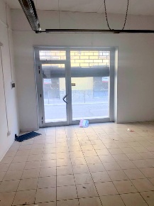 Foto Negozio in Via Campidoglio 33, Ceprano Centro di 70 m² con 2 locali