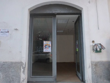 Foto Negozio in VIA PAOLO VASTA, Acireale Centro Storico di 140 m²