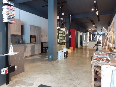 Foto Negozio a Mantova Anconetta - Gradaro di 430 m² con 10 locali