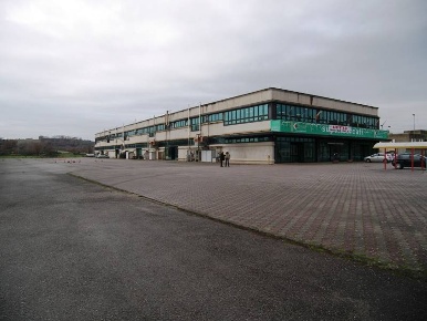 Foto Laboratorio a Foiano della Chiana Centro di 450 m² con 1 locali