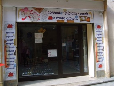 Foto Negozio in VIA CALOGERO ISGRO', Marsala Centro Storico di 65 m²