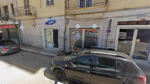 Foto Locale commerciale a Foggia Stazione di 100 m² in vendita