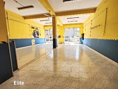 Foto Negozio in via fiumitello 29, Atripalda di 150 m² con 1 locali