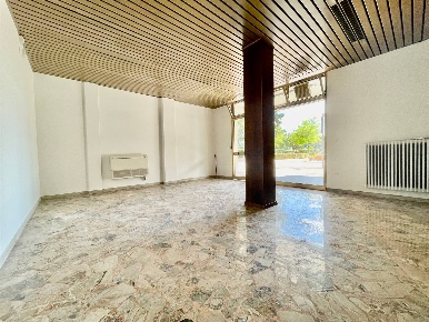 Foto Negozio in piazza Cortina, Spinea Spinea Orgnano di 41 m² con 1 locali