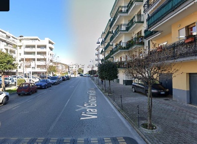 Foto Negozio in Via Giovanni Falcone 43, Baronissi Centro di 303 m²