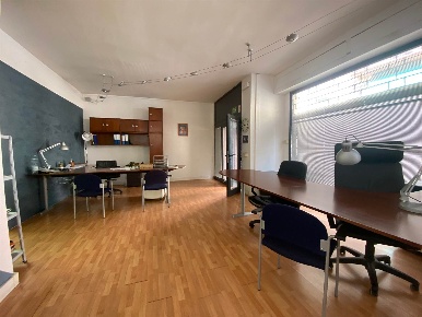 Foto Negozio a Pistoia Centro Storico di 130 m² con 2 locali in vendita