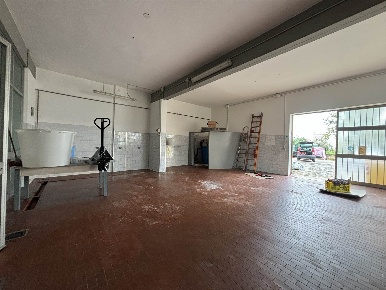 Foto Magazzino a Campi Bisenzio Torricella di 160 m² con 1 locali