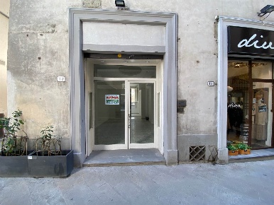 Foto Negozio a Pistoia Piazza della Sala di 30 m² con 1 locali in affitto