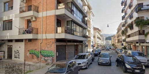 Foto Negozio in via isonzo, Cosenza Centro di 28 m² con 1 locali in vendita