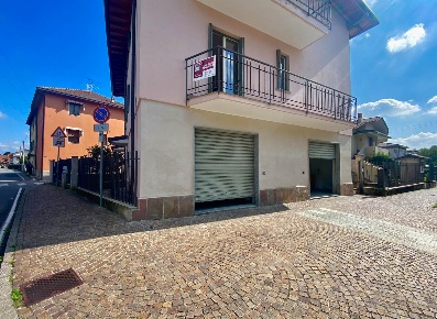 Foto Magazzino in VIA ROMA  193, Calusco d'Adda di 85 m² con 2 locali