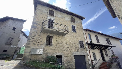 Foto Appartamento in LATTERIA, Berbenno di Valtellina Centro di 95 m²