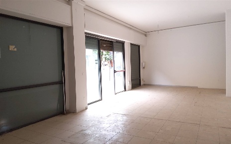 Foto Negozio a Parma Parco Ducale - Oltretorrente di 115 m² con 2 locali