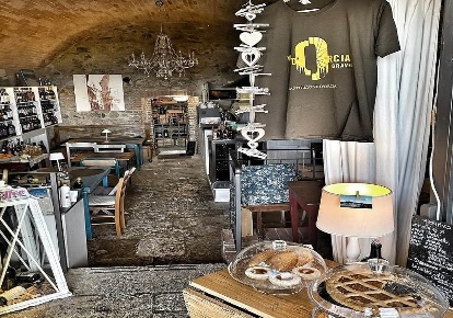 Foto Attività commerciale in Via Vittorio Emanuele 30, Castiglione d'Orcia