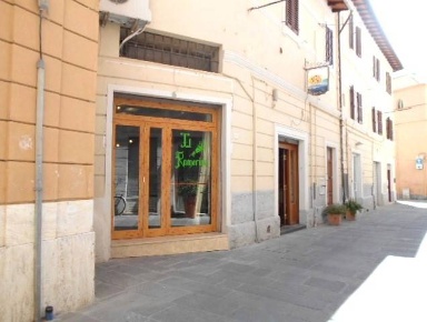 Foto Negozio a Grosseto Centro Storico di 95 m² con 3 locali in vendita