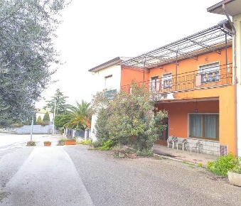Foto Ristorante in via leonardo da vinci 5, Sturno di 344 m² con 8 locali
