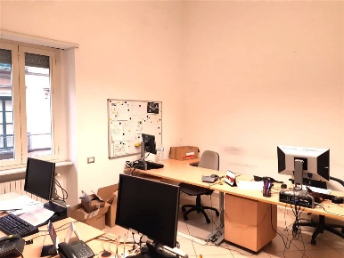 Foto Ufficio a Salerno Centro di 110 m² con 4 locali in affitto