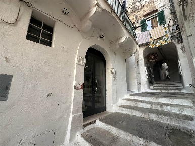 Foto Locale commerciale a Sperlonga Centro di 17 m² con 1 locali in vendita