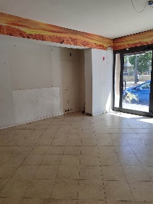 Foto Negozio a Firenze Ponte di Mezzo - Circondaria di 40 m² con 2 locali