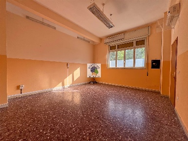 Foto Ufficio a Siracusa Grottasanta - Tunisi di 205 m² con 5 locali
