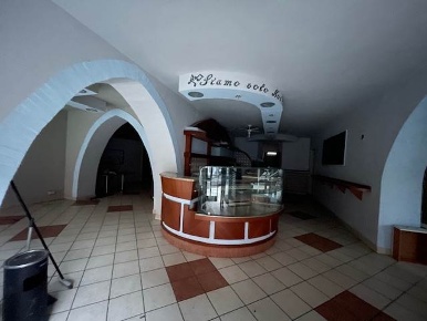 Foto Bar a Castiglione dei Pepoli Centro di 160 m² con 4 locali in affitto