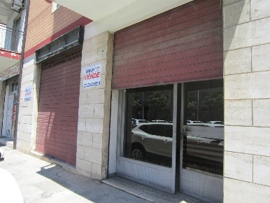 Foto Locale commerciale in VIA ALDO MORO 13-15, Corigliano-Rossano di 40 m²