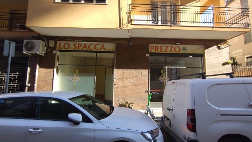 Foto Negozio in Via Trieste  8B-8C, Catania Corso Italia - Europa di 117 m²