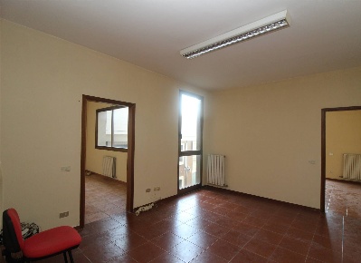 Foto Ufficio a Santa Croce sull'Arno di 71 m² con 3 locali in affitto