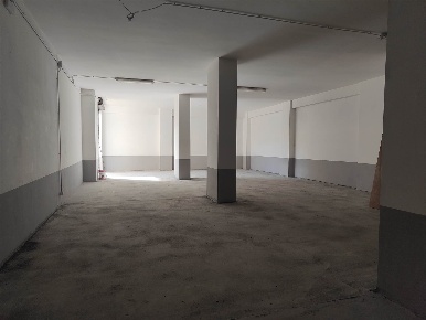 Foto Magazzino in via variante, Atripalda di 900 m² con 2 locali in affitto