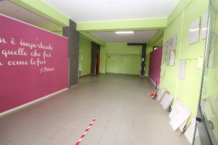 Foto Locale commerciale a Carlentini di 210 m² con 2 locali in vendita