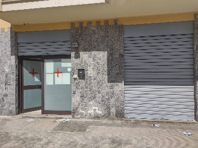 Foto Locale commerciale a Canosa di Puglia Centro di 90 m² con 4 locali